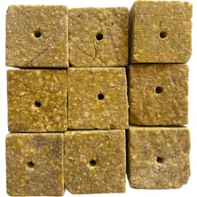 Şahinler av Küp şeklinde Çilek ve mısır Aromalı  sazan balık yemi (100-130 gr) 9 lu paket   1 Kgr.