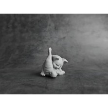 Minyatür Kedi - Kendisini Yalayan Kedi Figür Dekor