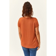 Kadın Büyük Beden V Yaka Basic Kısa Kollu T-Shirt %95 Pamuk %5 Likra Premium Kumaş