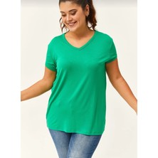 Kadın Büyük Beden V Yaka Basic Kısa Kollu T-Shirt %95 Pamuk %5 Likra Premium Kumaş