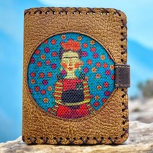 El Yapımı Kadın Cüzdan Vegan Deri Frida Kahlo Görselli Hardal Renk