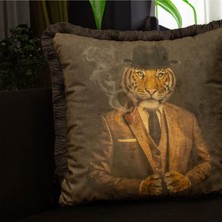 Mr. Tiger Kadife Yastık/kırlent (Dolgu Boncuk Elyaf Uluslararası Yıkama ve Solmama Sertifikası)