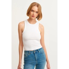Kadın Beyaz Fitilli T-shirt Halter Yaka Örme Atlet , Sporcu Atlet