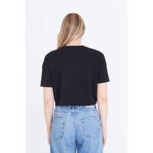 Kadın Siyah Baskısız Yuvarlak Yaka Crop Tişört T-Shirt
