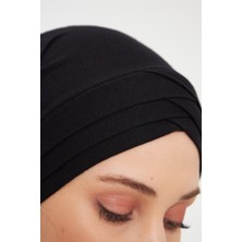 Üç Çapraz Dış Bone Hijab
