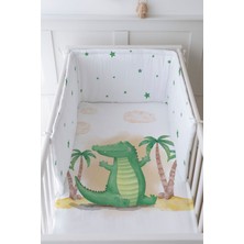 Tuğba Kuğu Bebek Başucu Koruyucu ve Baskılı Çarşaflı Uyku Seti - Pure Baby Serisi - Sevimli Timsah