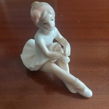 Yükseklik 7 cm  Genişlik 10 cm  Gürcistan Porselen Balerin 1 Adet