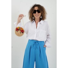 Beyaz Cebi Nakışlı Gömlek