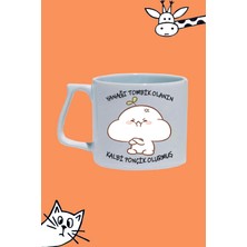 Yanağı Tombik Olanın Kalbi Ponçik Olurmuş Tasarım Baskılı Beyaz Lüks Sap Kupa Bardak