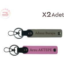Öğretmenine Kalıcı Bir Hatıra – Isme & Soyisme Özel 2’li Anahtarlık Hediyesi, Kül Gri-Pembe