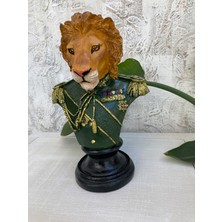 Aslan Komutan Heykel,biblo