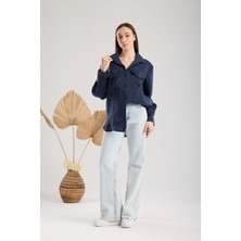 Oversize Çift Cep Kapaklı Krinkıl Saten Kadın Gömlek