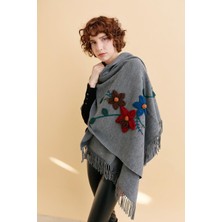 Desen Triko Kadın Örgü Çiçek Işlemeli Püsküllü Şal Füme