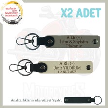 Motorcuya Özel Tasarım, Isim Plaka ve A Rh (+) Kan Grubu Yazılı X2 Anahtarlık, Kül Gri-S Kahve-Syh