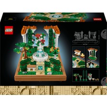LEGO® Icons Fıskiyeli Bahçe 10359 - Yetişkinler için Model Yapım Seti (1302 Parça)