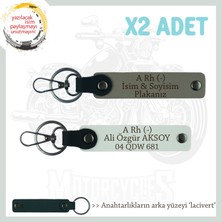 Motorcuya Isim Plaka ve A Rh (-) Kan Grubu Yazılı Anlamlı Hediye X2 Anahtarlık, Kül Gri-Beyaz-Laci