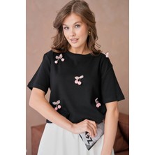 Aksesuar Detaylı Kısa Kol Basic T-Shirt