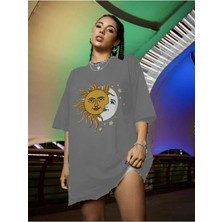 Cakkey Kadın Siyah Güneş Ay Baskılı Oversize Penye T-Shirt Tişört