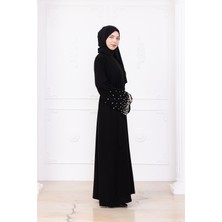 Siyah Iç Elbiseli Inci ve Taş Işlemeli Kuşaklı Abaya - Ferace