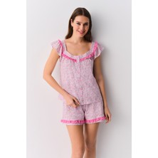 Suwen Betty Kadın Pijama Takımı Tişört ve Şort Pembe Renkli Çiçek Deseni ile Şık Tasarım