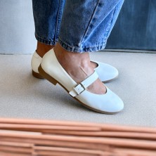 Neve Shoes Beyaz Deri Tek Bantlı Yuvarlak Burun Kadın Babet