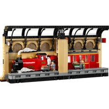 LEGO® Harry Potter™ Kitaplık Dekoru: Hogwarts™ Ekspresi 76450 - 10 Yaş ve Üzeri Çocuklar Için Oyuncak Yapım Seti (832 Parça)