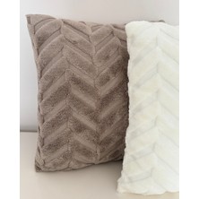Punch Desenli Çift Taraflı Jakarlı Kırlent,1 ADET,43 x 43  cm ,füme,ekru,vizon