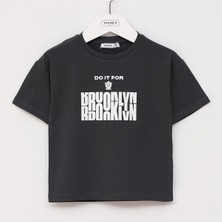 Erkek Çocuk O Yaka Kısa Kol Yazlık Tişört  - (2 Yaş-7 Yaş) - 16585 - Füme