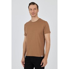 İmza Sütlü Kahverengi Kısa Kol Bisiklet Yaka Cepsiz Pamuk Casual Slim Fit Tişört 1011250158