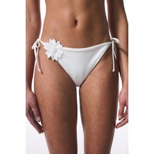 Penti Adeline Çiçek Aksesuarlı Beyaz Bikini Altı
