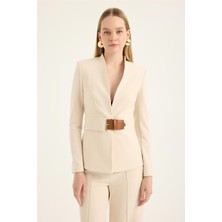 Deri Kemer Detaylı Ceket