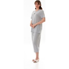 Yıldız Desenli Kısa Kol Büyük Beden Kapri Pijama Takımı