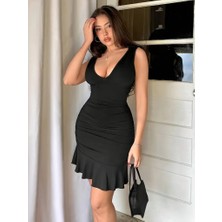 Aisha Elbise Kadın Askılı Derin V Dekolteli Fırfırlı Janjan Krep Elbise