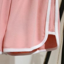 Somon Beyaz Biyeli Parçalı Kesim Kısa Şort