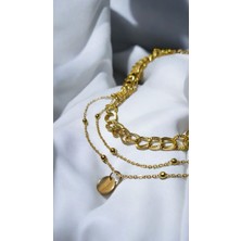 Altın Renk Üç Katlı Zincir Kolye – Kalın Choker & Ince Zincir & Madalyon Uç Detaylı