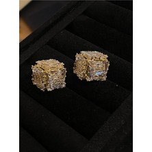 Aida Jewelss Taşlı Küp 3 D Model Altın Renginde Tasarım Küpe