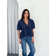 V Yakalı Ip Detaylı Müslin Kumaş Bluz