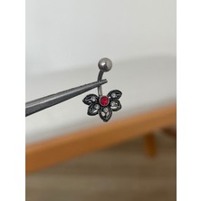 Aida Jewelss 316 L Cerrahi Çelik Kırmızı ve Zirkon Parlak Taşlı Etnik Desenli Göbek Piercingi