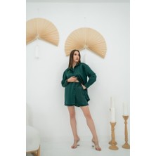Gökyüzü Moda Zümrüt Saten Şortlu Takım