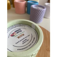 Dekoratif Yeşil Elma Kokulu Yeşil Taş Kap Mum – 300G Doğal Soya Wax, Ahşap Fitilli, El Yapımı ve Vegan