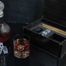Ahşap Kutulu Aslan Desenli Isme Özel Çakmak & Maşa & Taşlı Viski Kadehi Seti