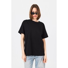 Siyah Arka Yazı Baskılı Kalpli %100 Pamuk Oversize Tişört 2150-33M
