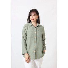 MYB-077 Mint Yeşili Pamuk Keten Kolu Apoletli Iki Cepli Kadın Büyük Beden Gömlek