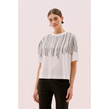 Arkası Yırtmaçlı Baskılı Kısa Kol T-Shirt Beyaz Y2523809_002