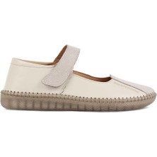 Celal Gültekin Kadın Bej Bantlı Önü Kapalı Deri Ayakkabı