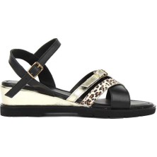 Kadın Siyah Bilekten Tokalı Deri Sandalet