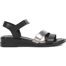 Kadın Siyah Bilekten Bantlı Deri Sandalet