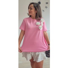 Filiz Yılmaz Butik Çiçek Aksesuarlı Tişört
