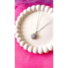 Oval Zirkon Taşlı Çelik Kolye