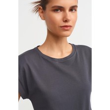 Nazen Giyim Sıfır Yaka Kısa Kollu Antrasit Kadın T-Shirt 3504-2Y5